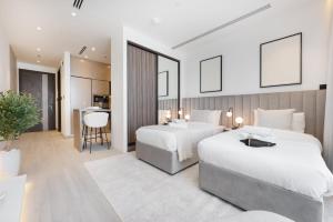 Free housekeeping visits during your stay - StayShort - Sleek Studio Sleeps 2 in The Ivy Tower JVT