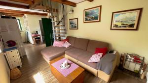 Villa Ruby beachfront by Villas Guide