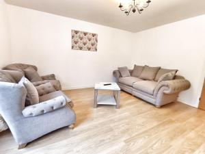 2 Bedroom Apartment by Lains Lettings - Banchory, Royal Deeside