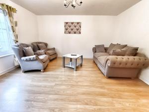 2 Bedroom Apartment by Lains Lettings - Banchory, Royal Deeside