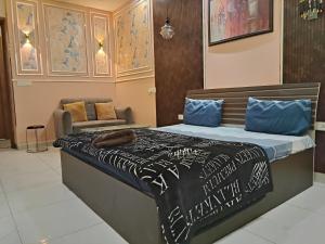 Aayus Home