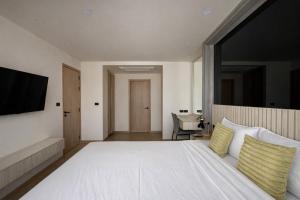 Ozone Condominium