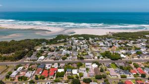 The Bali Cottage, Voëlklip