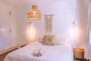 The Bali Cottage, Voëlklip