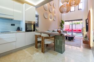 Super duplex with private cinema-pool- M avenue