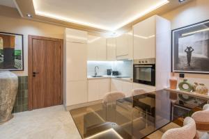 Super duplex with private cinema-pool- M avenue