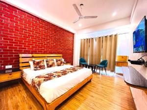 Pine View Luxury Resort With Mountain View & Premium Rooms Mussoorie