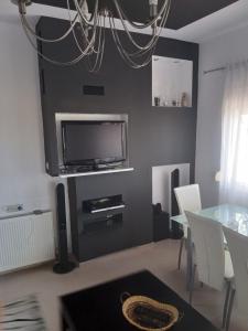 AGGELOCHORI VILLA APARTMeNT
