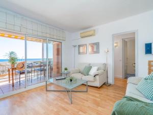 Apartamento de 3 Dormitorios Vista al Mar - HISP-288-54