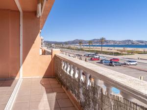 Apartamento de 3 Dormitorios Vista al Mar - HISP-288-54