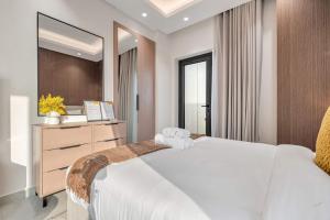 StayShort - Fresh and Modern Studio in JVT that Sleeps 2