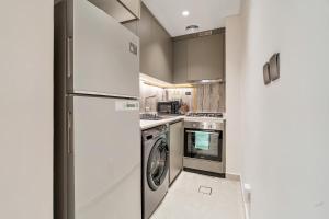 StayShort - Fresh and Modern Studio in JVT that Sleeps 2