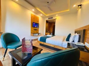 Rock Pine View Cottage & Cafe, Mussoorie - blissful view from rooms