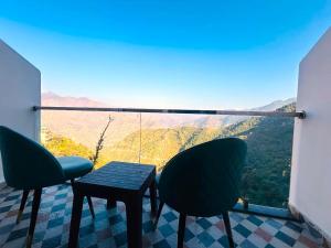 Rock Pine View Cottage & Cafe, Mussoorie - blissful view from rooms