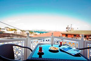 King Suite with Sea View room in Azade Suites