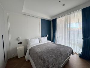 Luxury 2BR Beachfront Condo Phuket