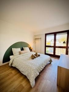 Le Castelou Bright Apartment Balcony and Parking