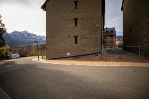 El Rincón de Panticosa Chimenea vistas y Garaje
