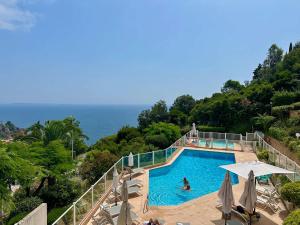 2-room apt sea swimming pool air conditioning parking