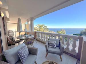 2-room apt sea swimming pool air conditioning parking