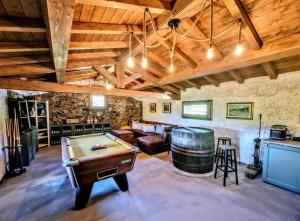 Vineyard Villa with Private Pool, Gym & Games Room