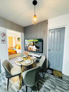 8 spatial condo near downtown, coffee shop, SNR, Sm, hospital, Schools 2b fully furnished