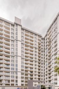 Comfort & Style 1BR City Oasis with Gym Near Yaya