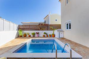 Villa Arpeggio - Cozy 3-Bedroom Villa with Private Pool in Montinhos da Luz, Lagos