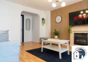 Detached 4 bed - Modern Contractor Pad - Reading