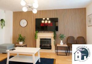 Stylish Detached 4BR - Modern Contractor Pad - Near Reading Town Centre