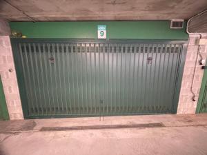 Residence Neverin Luxury Apartments-Private Garage