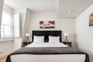 Exclusive Duplex Time Out Market