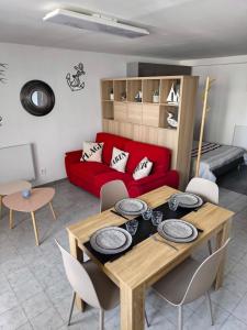 Studio cosy proche bourg et plages tout équipé