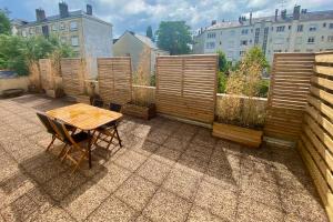 Spacious 2 room Luxury renovated Terrace Garage-Madeleine