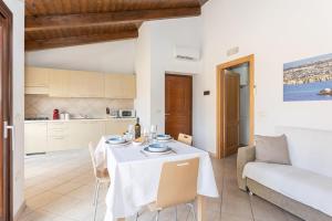 Casa Azzurra - House with pool inside the nature