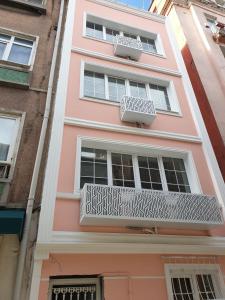 Cozy Taksim Family Flat