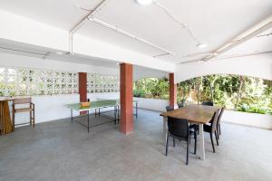 Spacious Villa w Private Pool, Tennis Court & BBQ