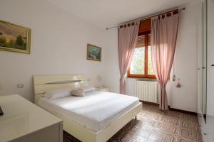 Villa pina garden floor 4 guests Villa Apartment Near Cinque Terre in nature Balcony Valley View Shared pool Hiking trails