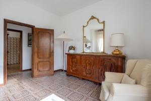 Villa pina garden floor 4 guests Villa Apartment Near Cinque Terre in nature Balcony Valley View Shared pool Hiking trails