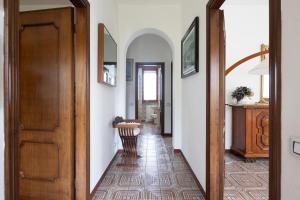 Villa pina garden floor 4 guests Villa Apartment Near Cinque Terre in nature Balcony Valley View Shared pool Hiking trails