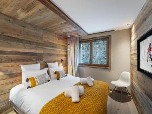 Appartement moderne aux pieds des pistes avec cheminée - FR-1-565-88