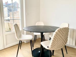 Beautiful T2 Tastefully Renovated Terrace - Madeleine