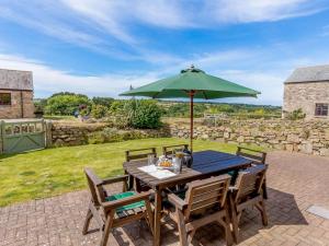 3 Bed in Penzance oc-36259