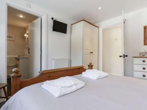 2 Bed in Cambrose oc-forgm