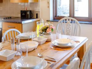 2 Bed in Helston oc-trwro