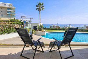 Poolside apartment in Carvajal, Fuengirola