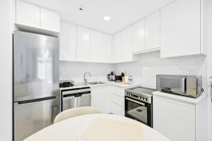 ThriveHomes 1BR Sanctuary with Direct Access to Burj & Beach