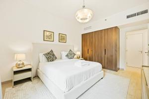 ThriveHomes 1BR Sanctuary with Direct Access to Burj & Beach