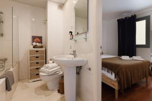 Bright Apartment with Terrace on Paseo de Gracia