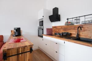 AS27106-P2 rdc piscine parking clim et wifi